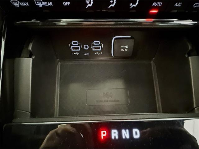 Photo of 2023 Diamond Black Jeep Grand Cherokee L