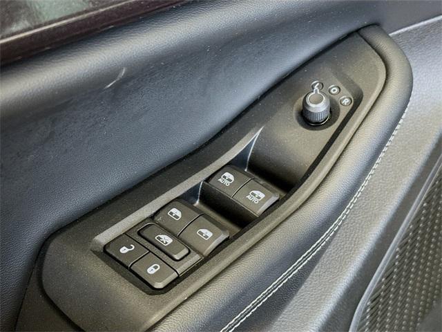 Photo of 2023 Diamond Black Jeep Grand Cherokee L