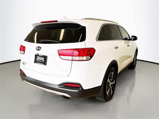 Photo of 2017 Snow White Pearl Kia Sorento