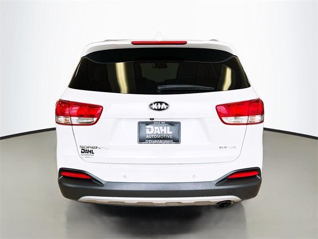 Photo of 2017 Snow White Pearl Kia Sorento