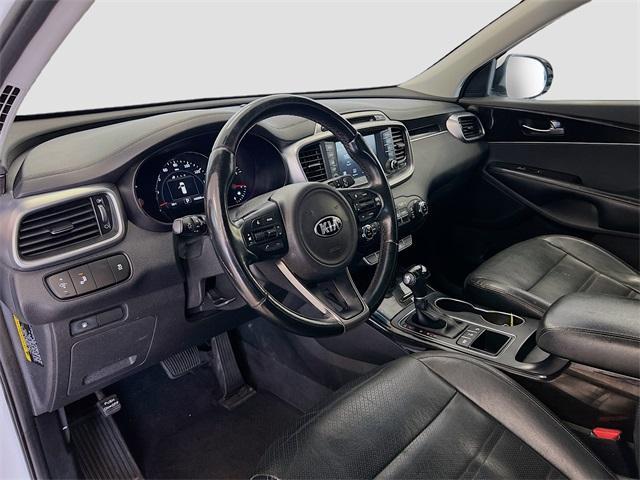 Photo of 2017 Snow White Pearl Kia Sorento
