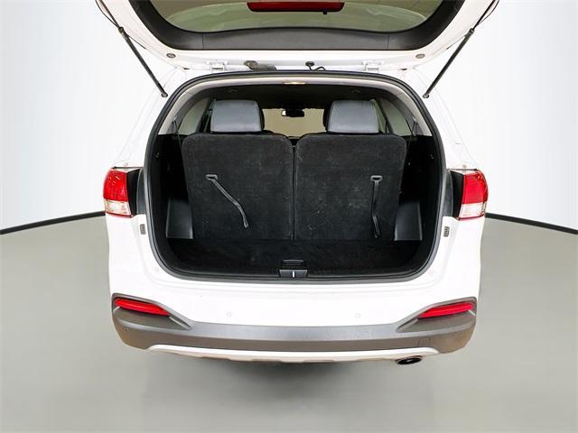 Photo of 2017 Snow White Pearl Kia Sorento