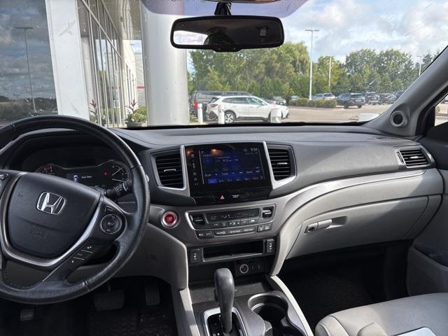 Photo of 2017 Blue Honda Pilot