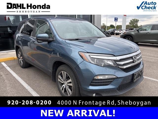 Photo of 2017 Blue Honda Pilot