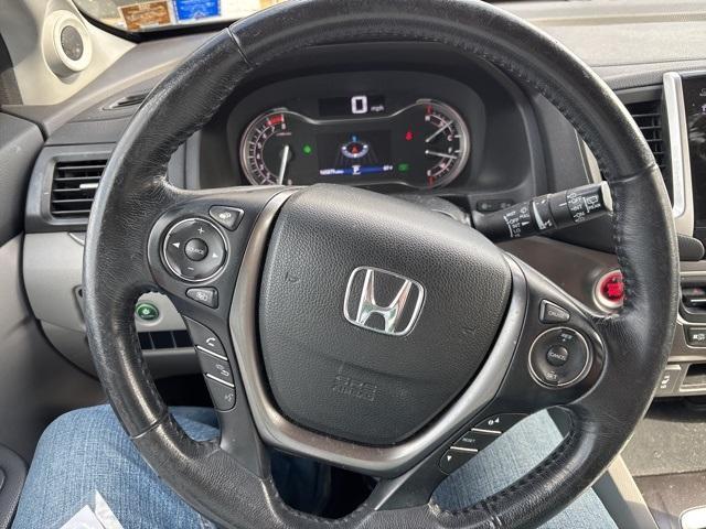 Photo of 2017 Blue Honda Pilot