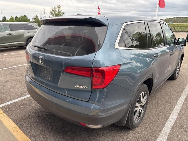 Photo of 2017 Blue Honda Pilot