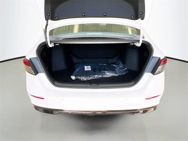 Photo of 2025 Platinum White Pearl Honda Accord Hybrid