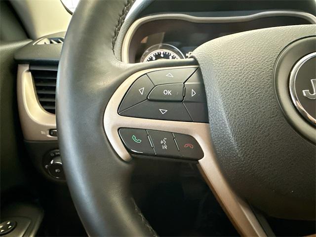 Photo of 2015 Eco Green Pearlcoat Jeep Cherokee