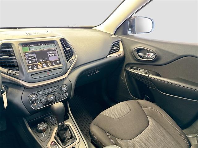 Photo of 2015 Eco Green Pearlcoat Jeep Cherokee