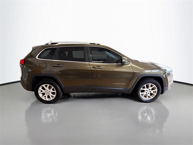 Photo of 2015 Eco Green Pearlcoat Jeep Cherokee