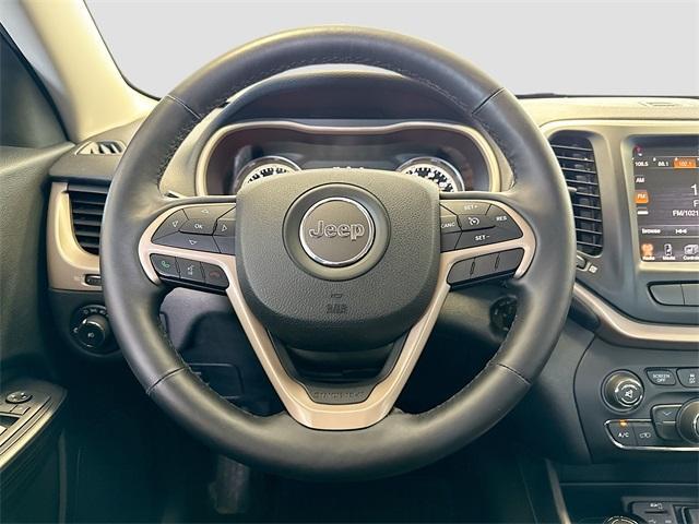 Photo of 2015 Eco Green Pearlcoat Jeep Cherokee