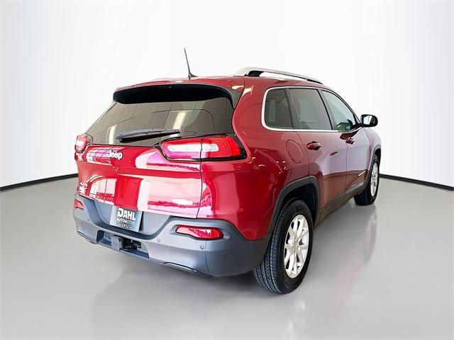 Photo of 2017 Deep Cherry Red Crystal Pearlcoat Jeep Cherokee