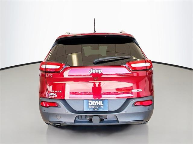 Photo of 2017 Deep Cherry Red Crystal Pearlcoat Jeep Cherokee