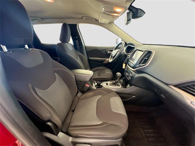 Photo of 2017 Deep Cherry Red Crystal Pearlcoat Jeep Cherokee