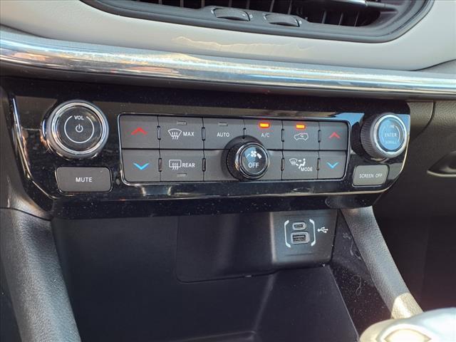 Photo of 2022 Bright White Clearcoat Jeep Compass