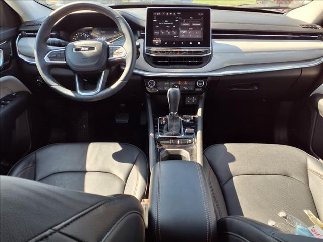 Photo of 2022 Bright White Clearcoat Jeep Compass