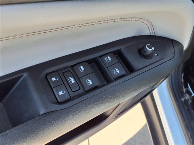 Photo of 2022 Bright White Clearcoat Jeep Compass