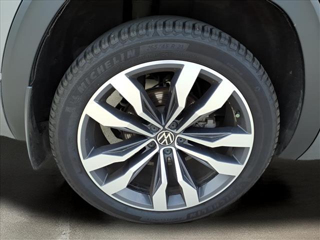 Photo of 2022 Platinum Gray Metallic Volkswagen Atlas