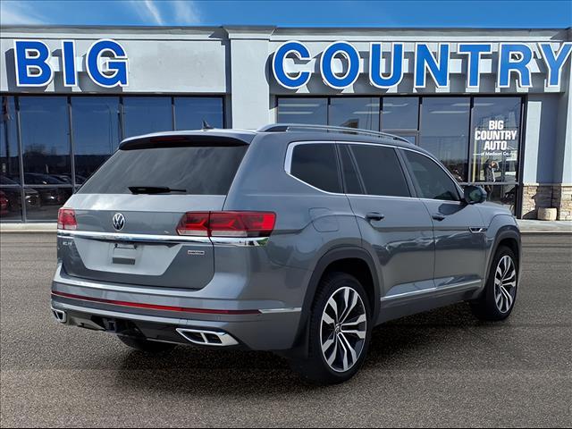 Photo of 2022 Platinum Gray Metallic Volkswagen Atlas