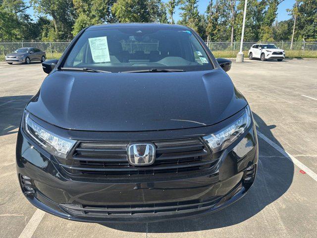 Photo of 2024 Crystal Black Pearl Honda Odyssey