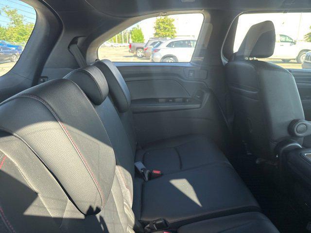 Photo of 2024 Crystal Black Pearl Honda Odyssey