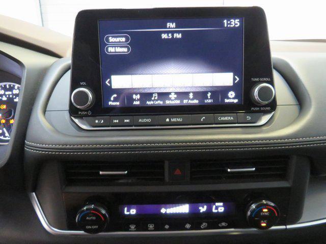 Photo of 2023 Super Black Nissan Rogue