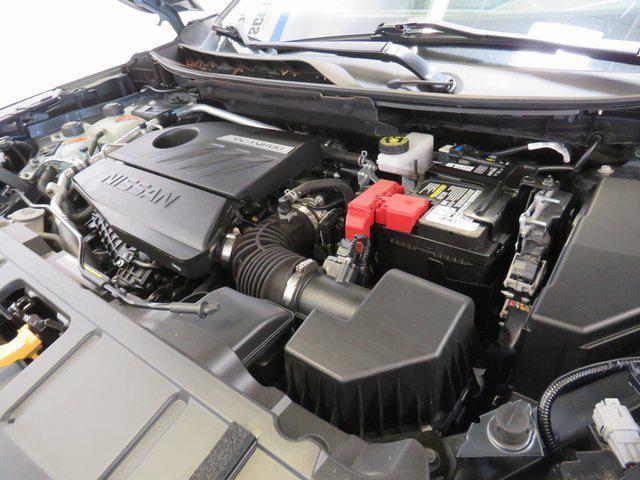 Photo of 2023 Super Black Nissan Rogue