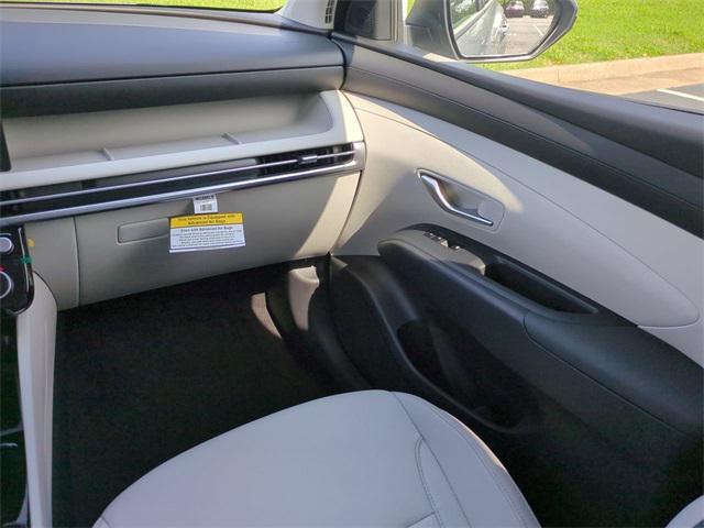Photo of 2025 Shimmering Silver Hyundai TUCSON