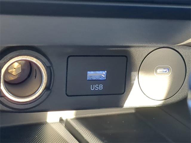 Photo of 2025 Fluid Metal Hyundai ELANTRA