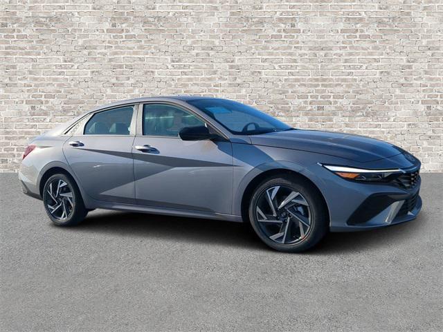 Photo of 2025 Fluid Metal Hyundai ELANTRA