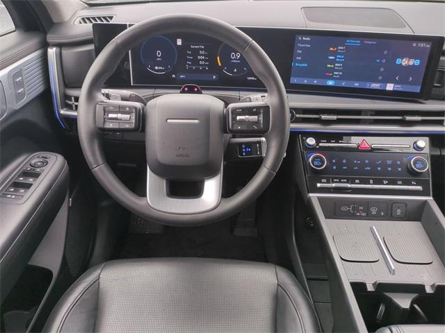 Photo of 2024 Phantom Black Hyundai SANTA FE