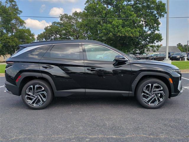 Photo of 2025 Phantom Black Hyundai TUCSON
