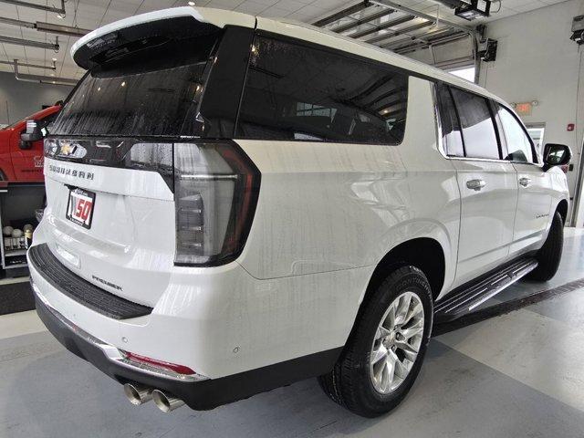 Photo of 2025 Iridescent Pearl Tricoat Chevrolet Suburban