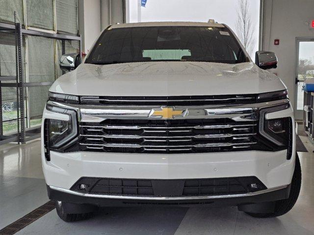 Photo of 2025 Iridescent Pearl Tricoat Chevrolet Suburban