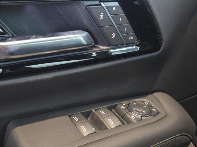 Photo of 2025 Iridescent Pearl Tricoat Chevrolet Suburban