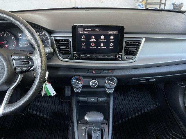 Photo of 2023 Clear White Kia Rio