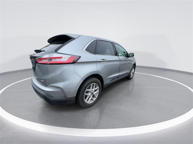 Photo of 2024 Silver Metallic Ford Edge