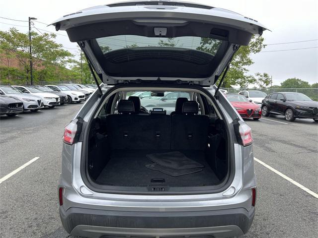 Photo of 2024 Silver Metallic Ford Edge