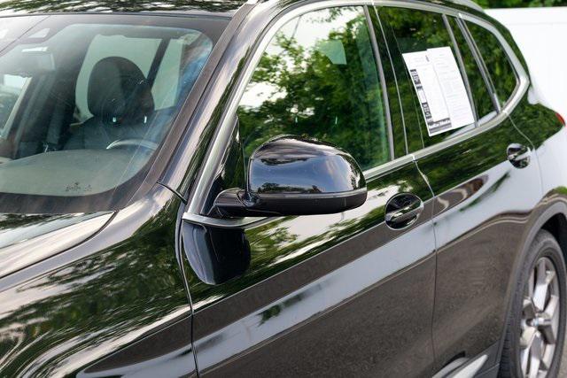 Photo of 2021 Jet Black BMW X3