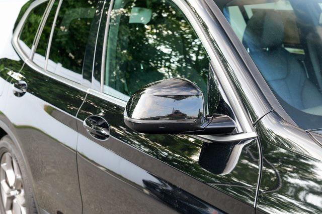 Photo of 2021 Jet Black BMW X3