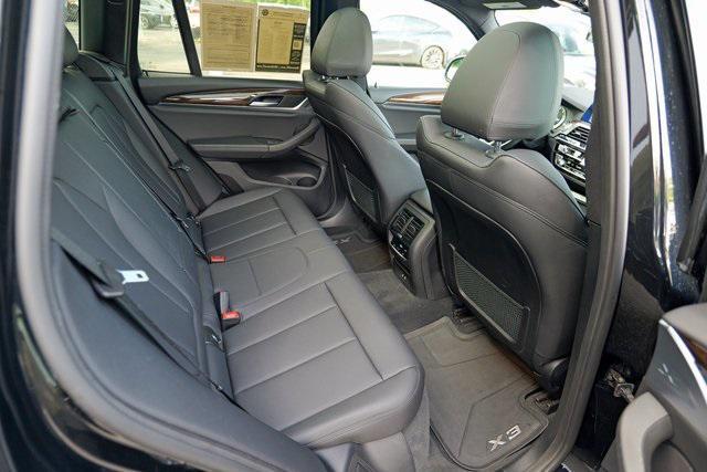 Photo of 2021 Jet Black BMW X3