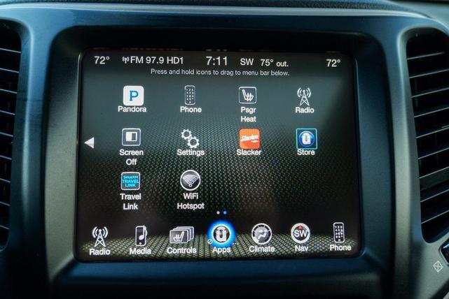 Photo of 2017 Diamond Black Crystal Pearlcoat Jeep Cherokee