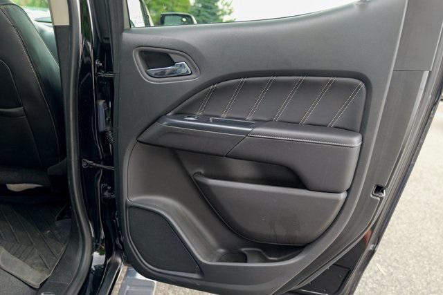Photo of 2022 Onyx Black GMC Canyon