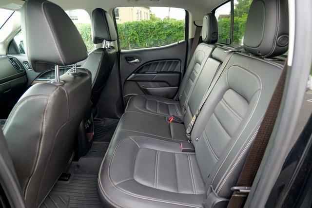 Photo of 2022 Onyx Black GMC Canyon