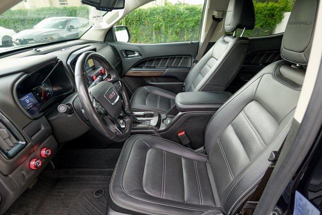Photo of 2022 Onyx Black GMC Canyon