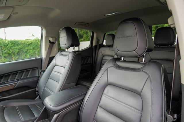 Photo of 2022 Onyx Black GMC Canyon