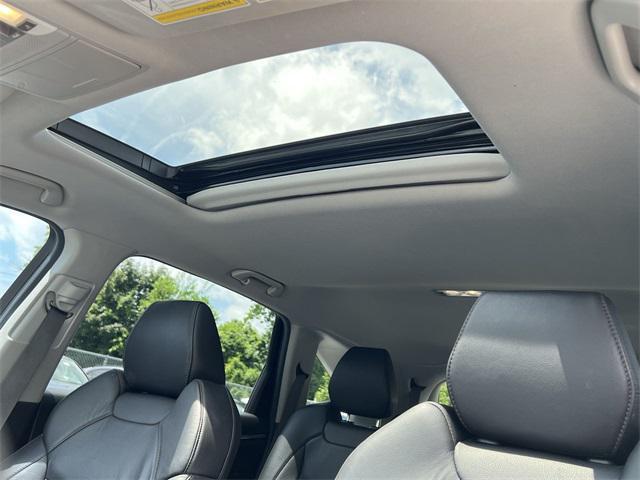 Photo of 2019 White Diamond Pearl Acura MDX