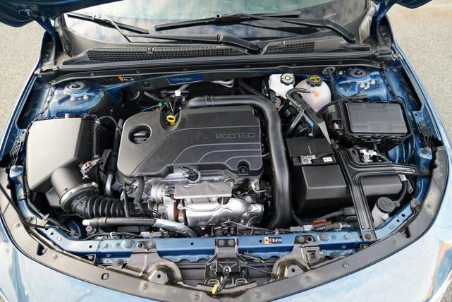 Photo of 2025 Lakeshore Blue Metallic Chevrolet Malibu