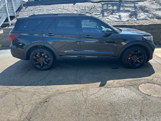 Photo of 2023 Agate Black Metallic Ford Explorer
