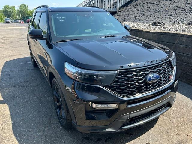 Photo of 2023 Agate Black Metallic Ford Explorer